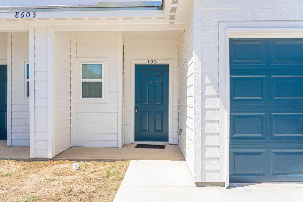 Gorgeous, Brand New 3 Bedrooms Home- Built 2024, Near Seaworld & Lackland Afb サンアントニオ エクステリア 写真