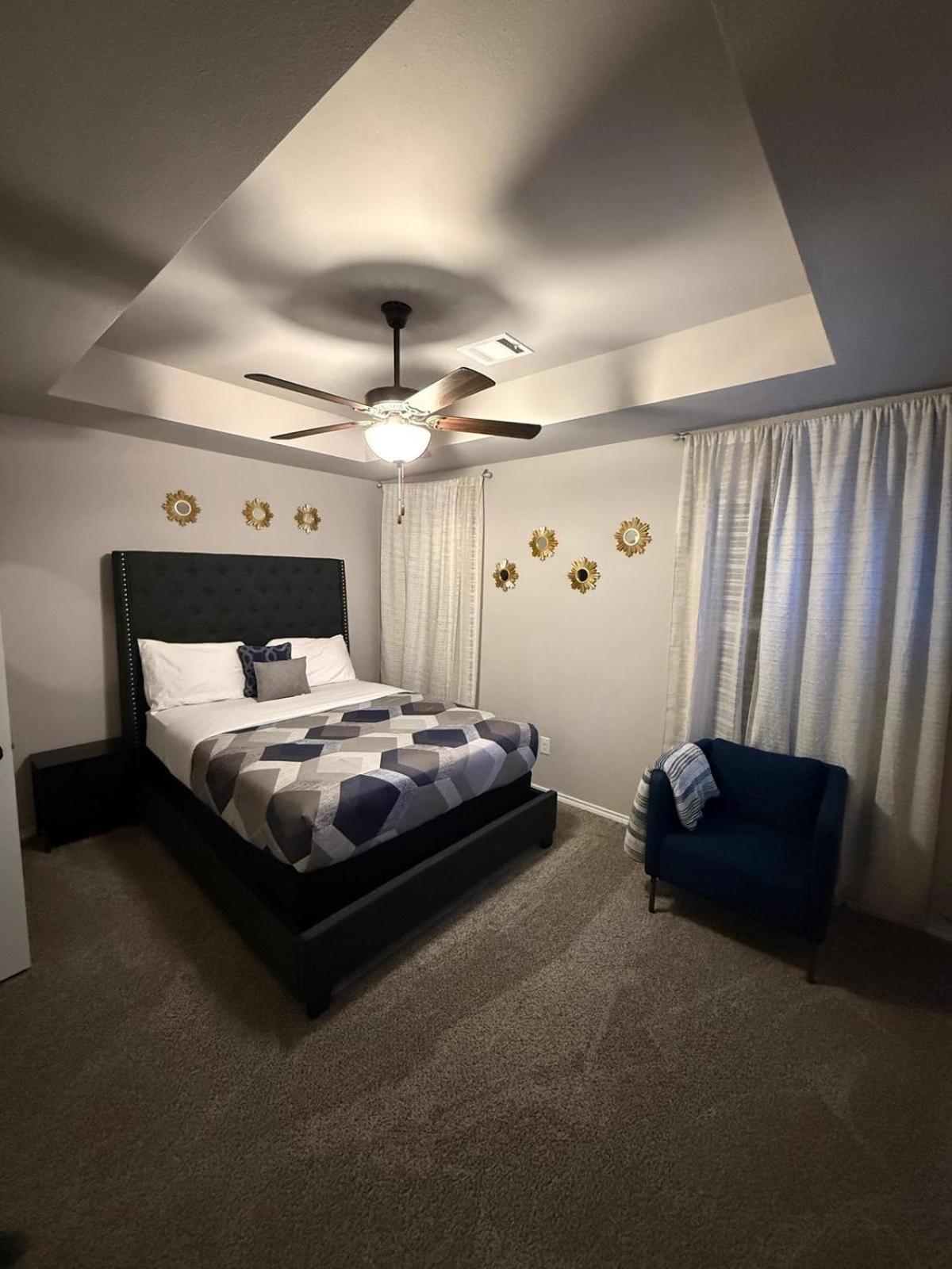 Gorgeous, Brand New 3 Bedrooms Home- Built 2024, Near Seaworld & Lackland Afb サンアントニオ エクステリア 写真